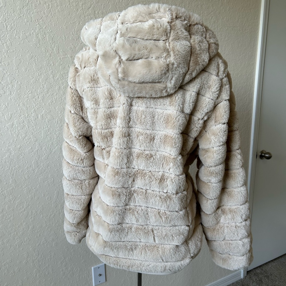 Cream Faux Fur Puffer Zip Jacket Hooded Soft Chic and Effortless - Picture 5 of 8